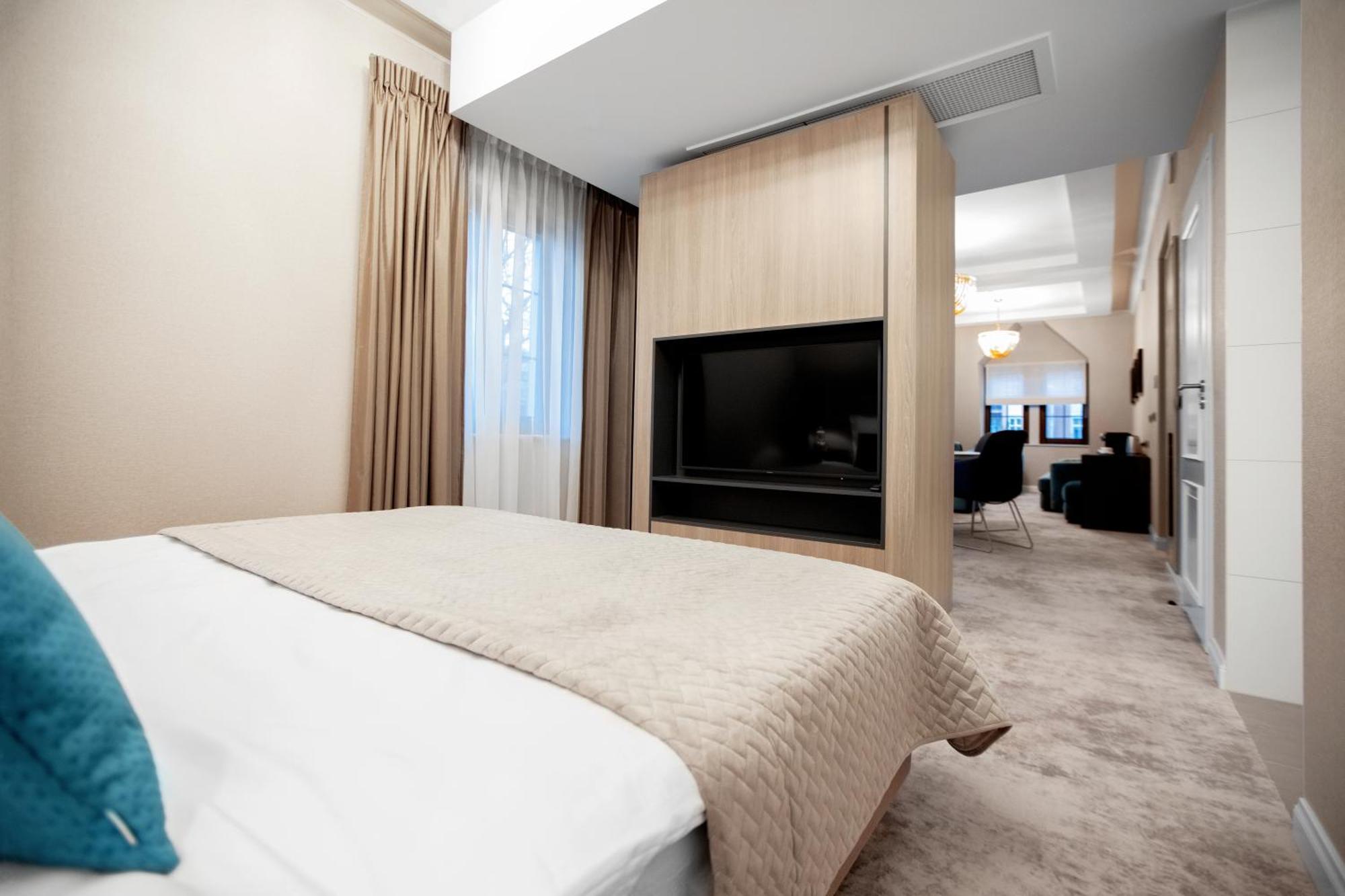 Grand Park Hotel